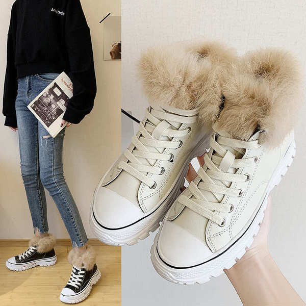 Ghete de dama moderne cu puf si sireturi in doua culori