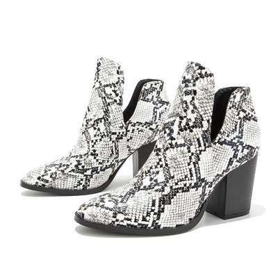 Μοντέρνες γυναικείες μπότες με παχιά τακούνια και ζωικό μοτίβο σε τρία χρώματα