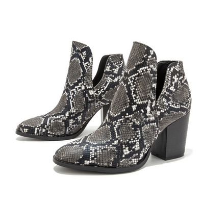 Μοντέρνες γυναικείες μπότες με παχιά τακούνια και ζωικό μοτίβο σε τρία χρώματα