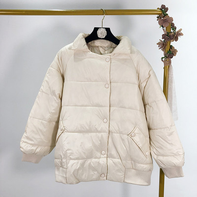 Geaca de iarna de dama cu nasturi in alb si negru