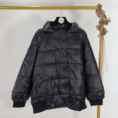 Geaca de iarna de dama cu nasturi in alb si negru