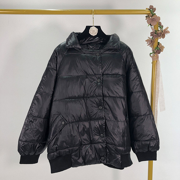 Geaca de iarna de dama cu nasturi in alb si negru