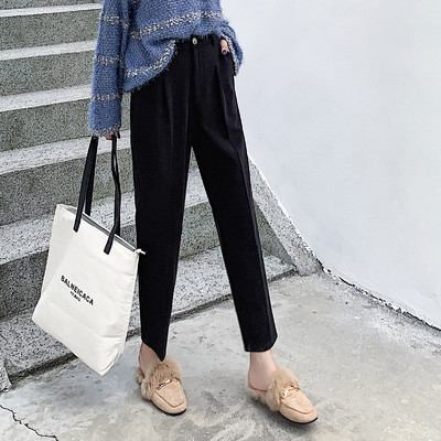 Μοντέρνα γυναικεία παντελόνια με ψηλή μέση με μήκος 9/10 σε μαύρο και μπεζ χρώμα