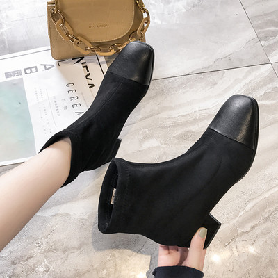 Μοντέρνες γυναικείες μπότες με χοντρό τακούνι σε μαύρο και μπεζ χρώμα