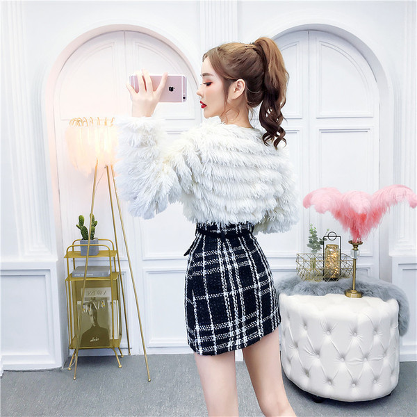 Bluză de damă modernă cu franjuri în alb și negru