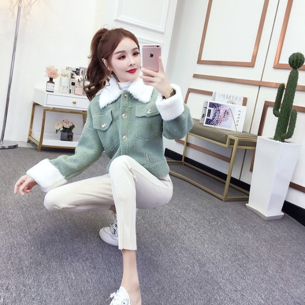 Jachetă scurtă de puf în verde și roz