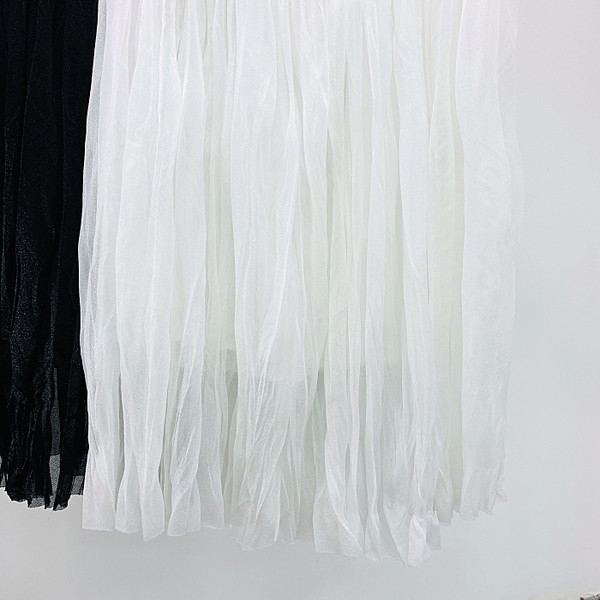 Fusta de dama moderna plisata cu talie inalta in negru