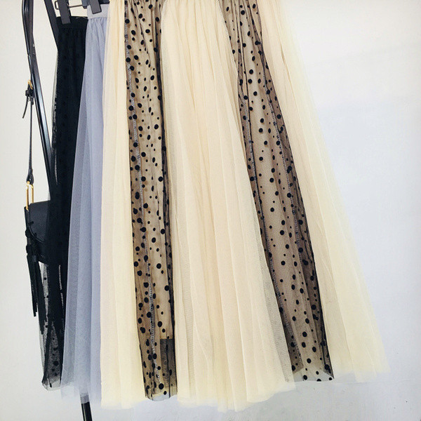 Női szoknya tülltel, magas gumírozott derékkal