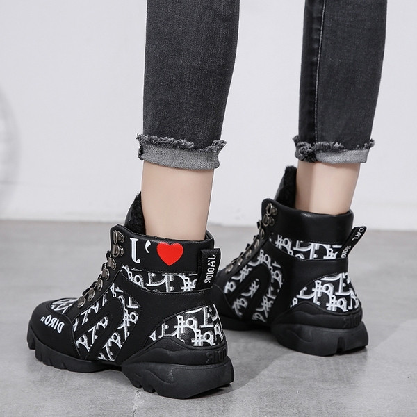 Cizme casual dama cu sireturi si aplicatie in alb si negru