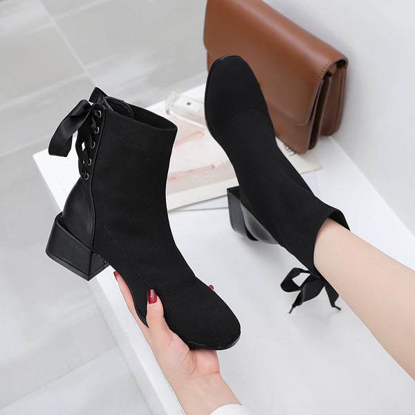 Cizme de dama stilate cu siret in negru si toc gros