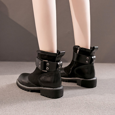 Γυναικείες  casual μπότες σε μαύρο χρώμα με φερμουάρ και πόρπη