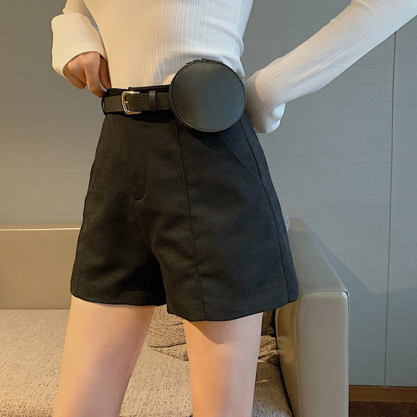 Pantaloni scurți de damă cu talie înaltă în negru și maro