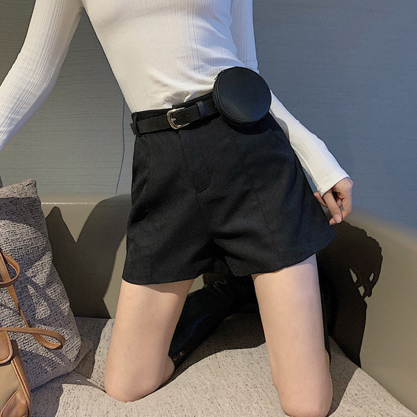 Pantaloni scurți de damă cu talie înaltă în negru și maro