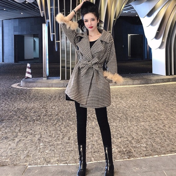 Дамско карирано палто с 7/8 ръкави с пух