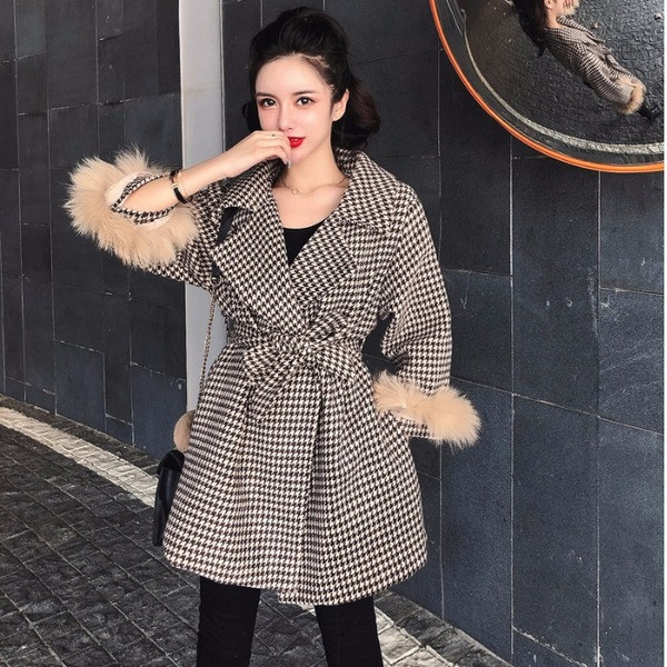 Дамско карирано палто с 7/8 ръкави с пух