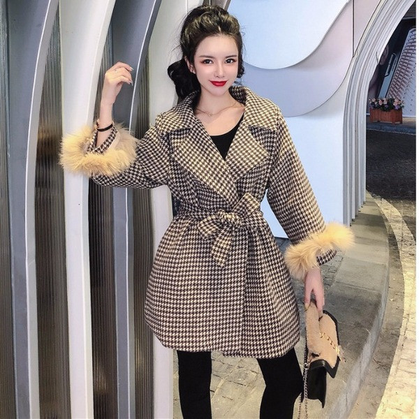 Дамско карирано палто с 7/8 ръкави с пух