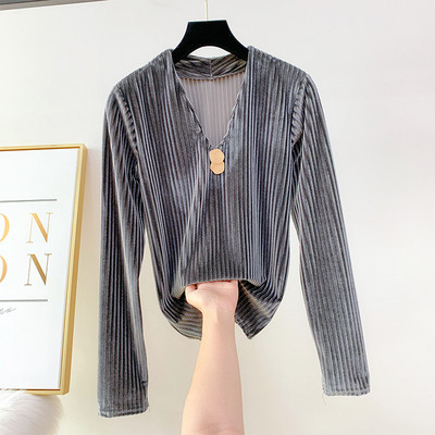 Κομψή γυναικεία  μπλούζα βελούδου με λαιμόκοψη σε διάφορα χρώματα