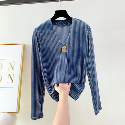 Κομψή γυναικεία  μπλούζα βελούδου με λαιμόκοψη σε διάφορα χρώματα