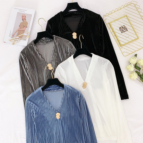 Κομψή γυναικεία  μπλούζα βελούδου με λαιμόκοψη σε διάφορα χρώματα