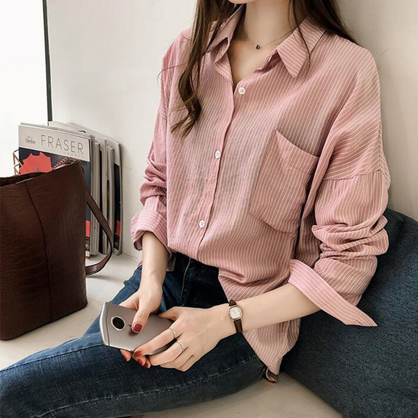 Cămașă de damă în dungi cu buzunar și guler clasic în alb, roz și galben