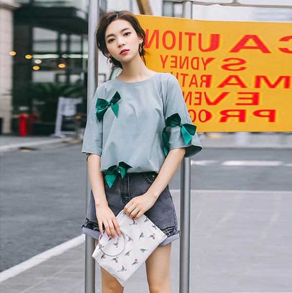 Μοντέρνα γυναικεία μπλούζα με 3D κορδέλες