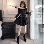 Új modell modern női ruha csónakos nyakkivágással, fekete színben