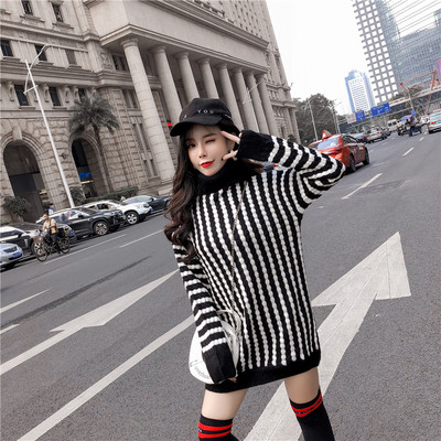 Μακρύ στερεό ριγέ πουλόβερ με κολάρο πόλο