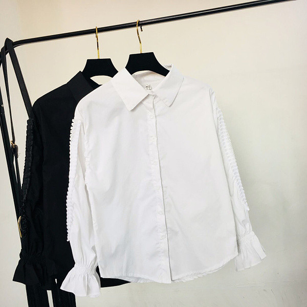 Cămașă de damă cu guler clasic în alb și negru