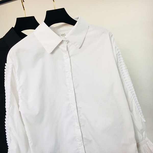 Cămașă de damă cu guler clasic în alb și negru