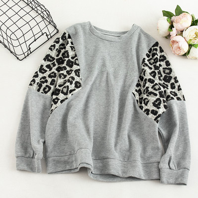 Γυναικείο καθημερινό φούτερ με ωοειδές ντεκολτέ και ζωικό μοτίβο σε δύο χρώματα