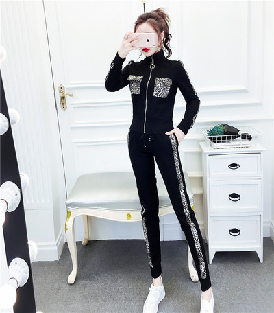 Γυναικείο αθλητικό σετ σε μαύρο χρώμα  