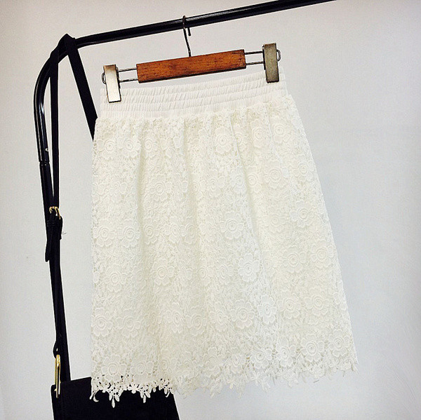 Fusta de dama cu dantela si talie elastica in alb