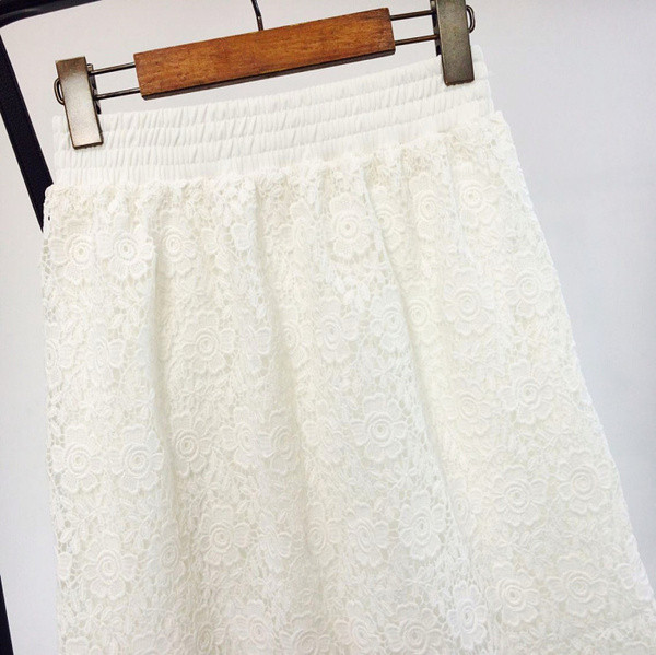 Fusta de dama cu dantela si talie elastica in alb