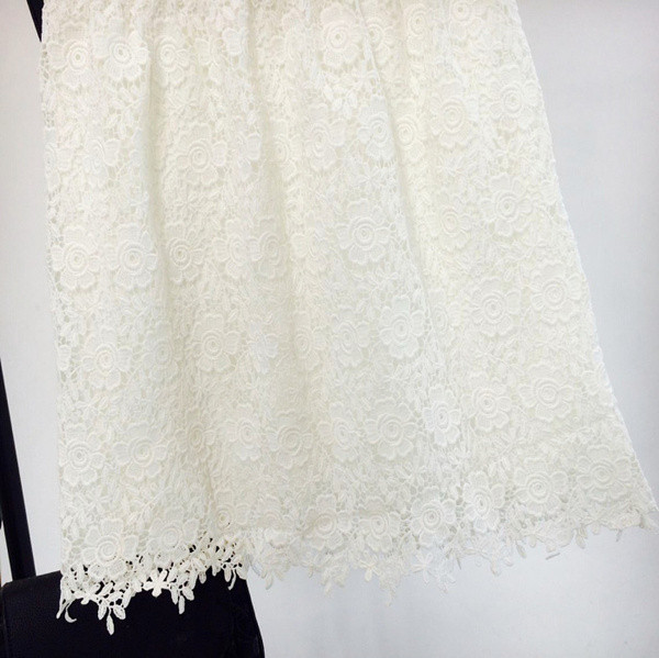 Fusta de dama cu dantela si talie elastica in alb