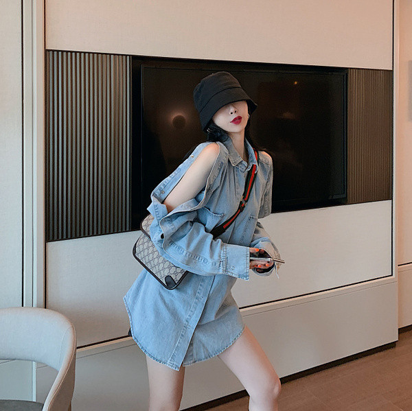 Cămașă de damă din denim model larg și lung în albastru