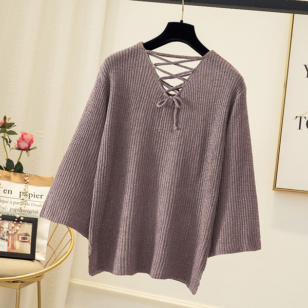 Μοντέρνο γυναικείο πουλόβερ με V-λαιμόκοψη και κορδόνια