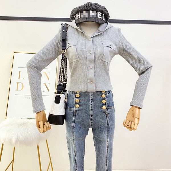 Γυναικεία μπλούζα με κουμπιά και κουκούλα σε τρία χρώματα