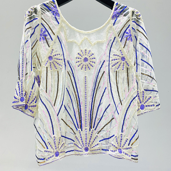 Bluza de dama cu decolteu rotund si broderie alb-negru