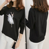 Μοντέρνα γυναικεία μπλούζα με τύπωμα σε μαύρο χρώμα