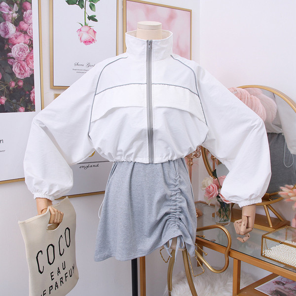 Modern női ruha szett szürke és fekete színben + sport késői kabát