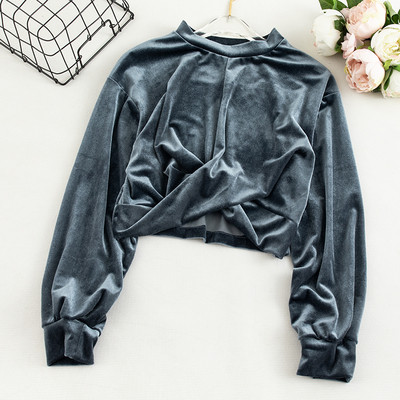 Μοντέρνα κοντή γυναικεία μπλούζα με οβάλ λαιμόκοψη και μακρύ μανίκι σε τέσσερα χρώματα