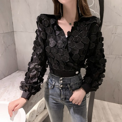 Cămașă scurtă de damă cu element 3D în alb și negru