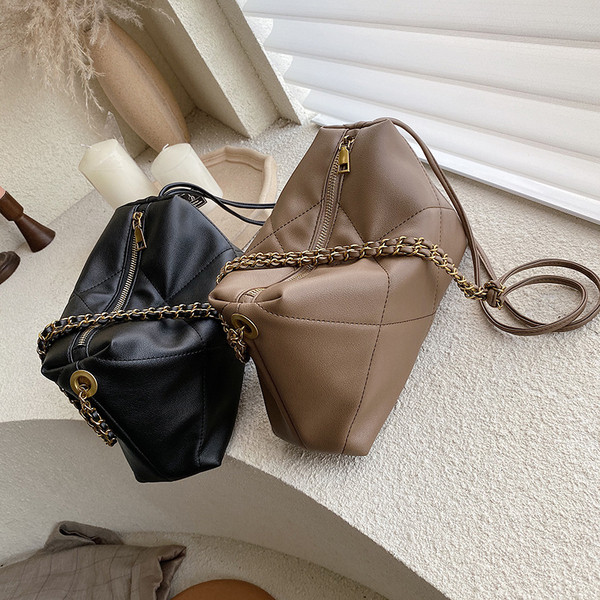 Μοντέρνα γυναικεία τσάντα από έκο δέρμα  σε τρία χρώματα