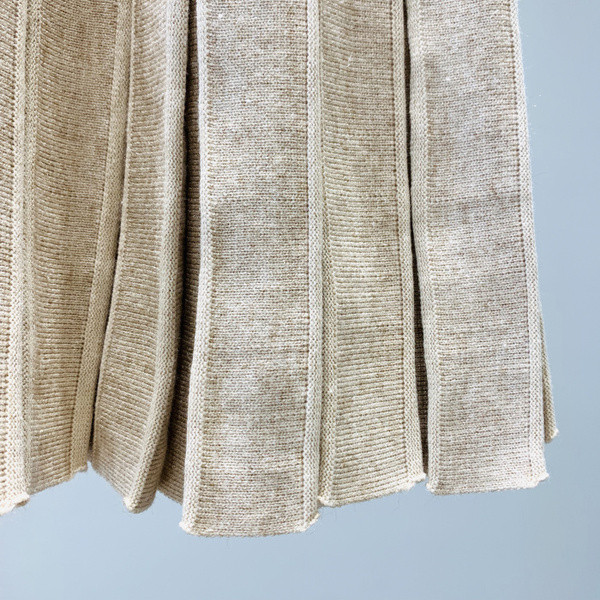 Γυναικεία πλισέ φούστα με ψηλή μέση σε μπεζ χρώμα