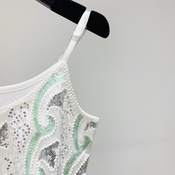 Modern női felső, vékony pántokkal, színes gyöngyökkel