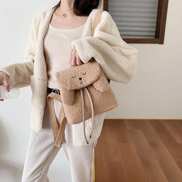 Rucsac de dama cu element 3D si prindere metalica