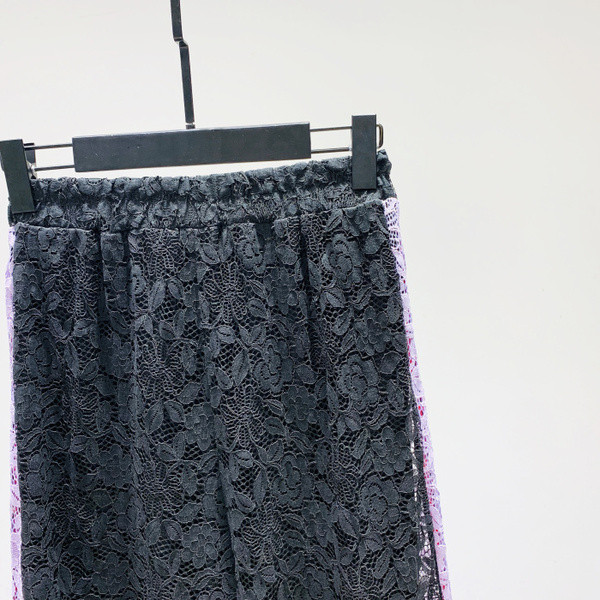 Fusta de dama din dantela cu talie inalta si dantela in negru