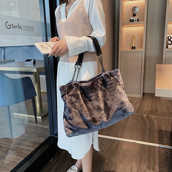 Geanta de dama model NOU cu puf in mai multe culori