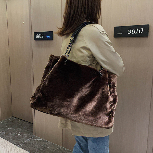 Geanta de dama model NOU cu puf in mai multe culori