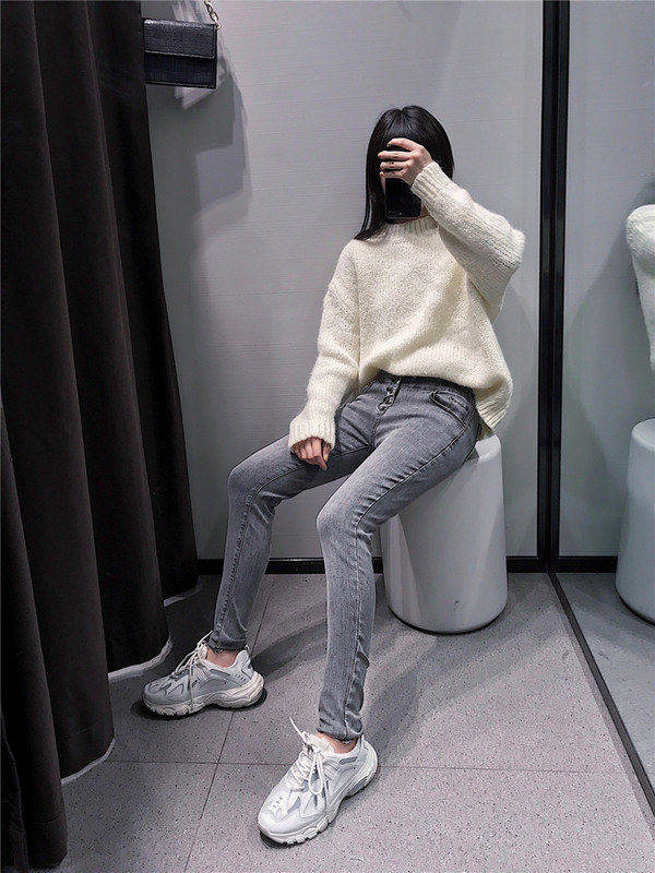 Γυναικεία τζιν με κουμπιά σε τρία χρώματα